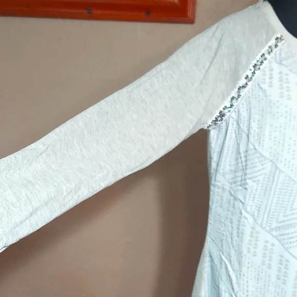 NWT Women's Jolt For Vanity Gray Aztec Patterned Sheer Knit Top - Picture 5 of 12